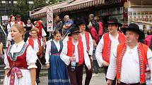 Folklorní festival roztančil Karlovy Vary