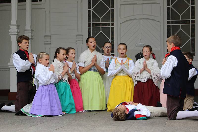 Soubory se představily v rámci mezinárodního folklorního festivalu.