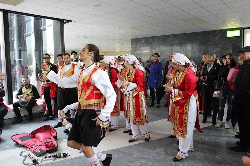 Soubory se představily v rámci mezinárodního folklorního festivalu.