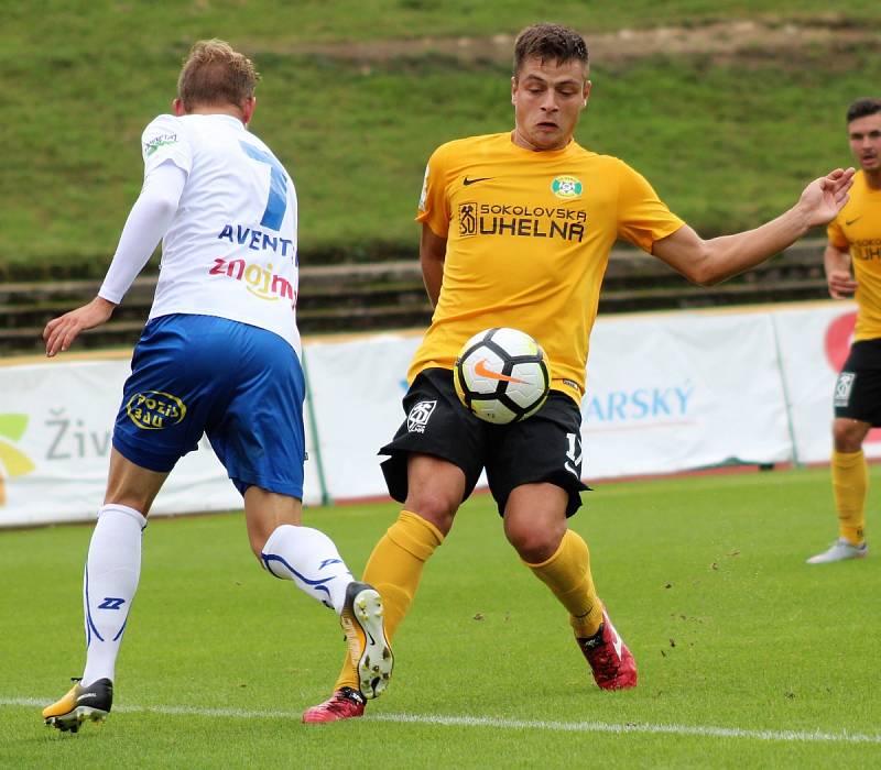 Fotbalisté druholigového Baníku Sokolov v nedělním utkání 7. kola Fortuna národní ligy prohráli na svém hřišti se Znojmem 2:3. 