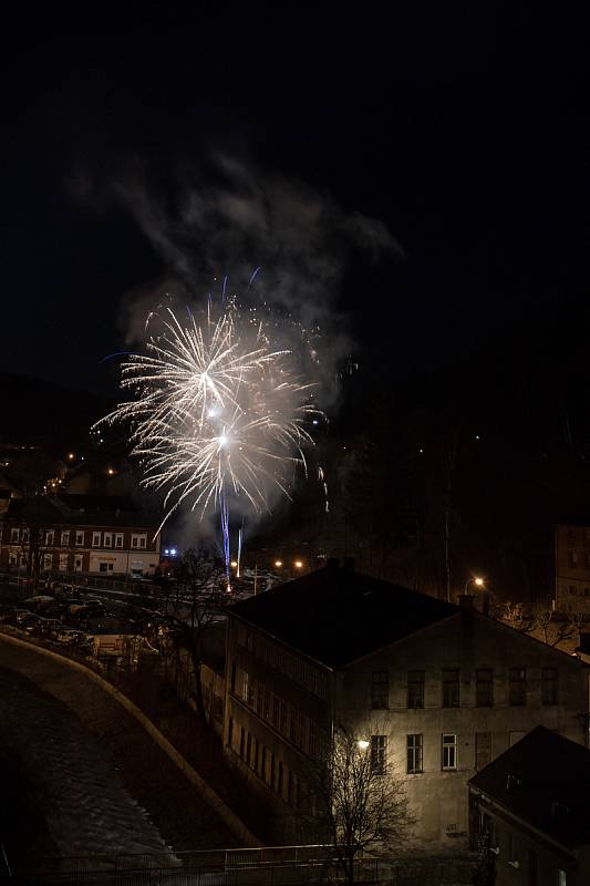 Novoroční ohňostroj v Kraslicích. Foto: Tomáš Winkelhöfer