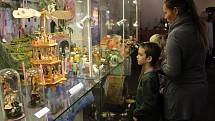 Výstavu betlémů ze sbírek muzea si přišly prohlédnout i děti z přípravné třídy ZŠ Sokolov, Běžecká.