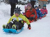 Užijí si letos děti zimní radovánky na sněhu?