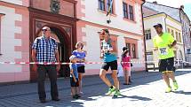 Čtvrtý ročník Sokolovského 1/4 maratonu přilákal na trať více než šest stovek běžců.