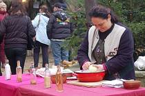 Vánoční trhy v Lokti i letos přiblíží návštěvníkům krušnohorské tradice a kuchyni. 