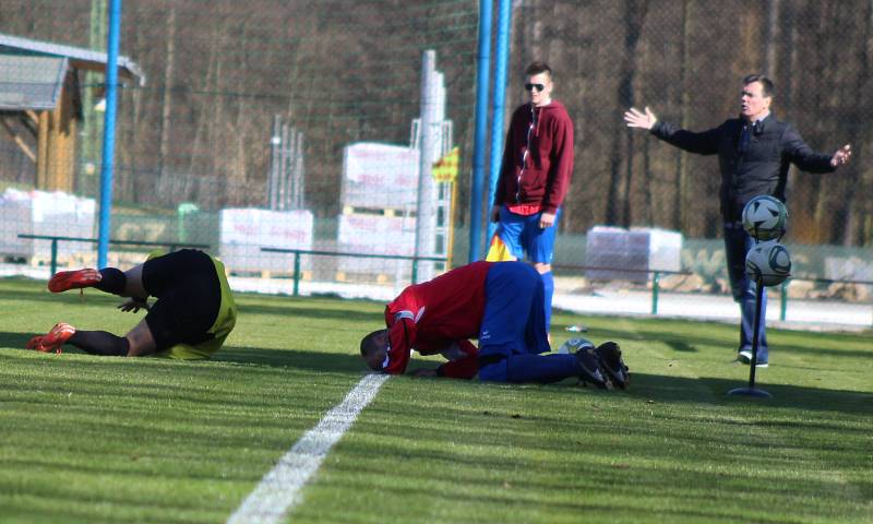 Fotbalový okresní přebor mužů Sokolovska, Spartak Chodov B - Baník Svatava (v červeném)