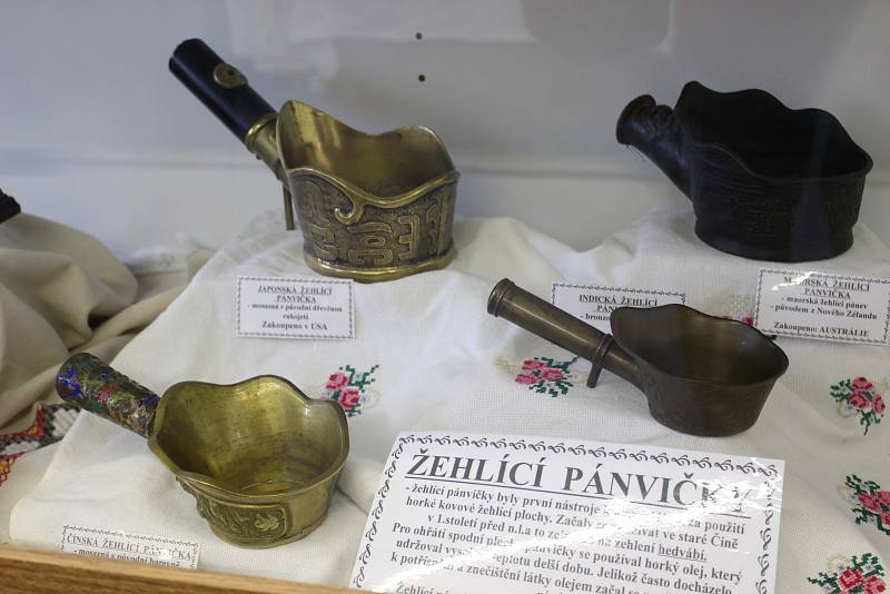 Část své sbírky žehliček vystavuje nyní Jiřina Siváková v Muzeu Horní Slavkov.