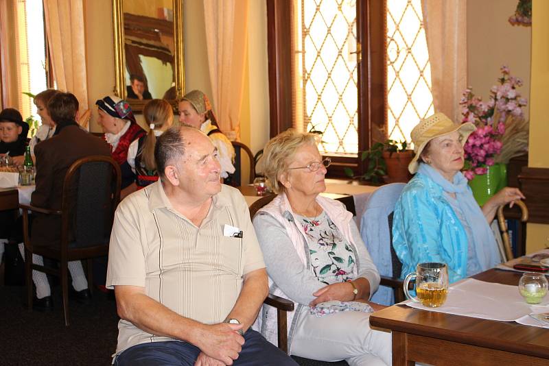 V programu oslav byly i přednášky nebo výstava Loketští rodáci.