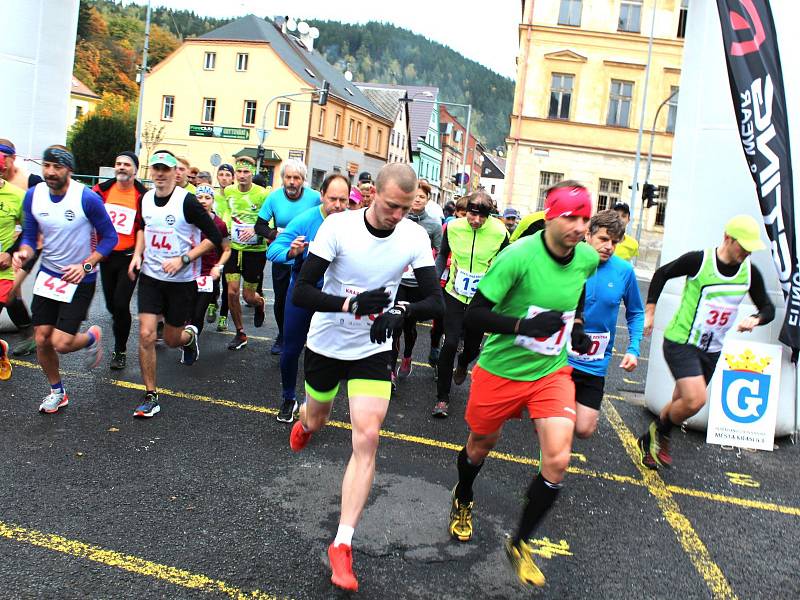 Běžci vyběhli na Kraslickou desítku pro Nadační fond Ještěřice.