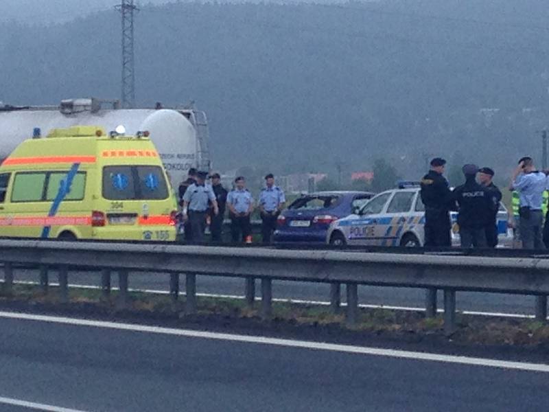 Honička skončila střelbou na rychlostní silnici R6.