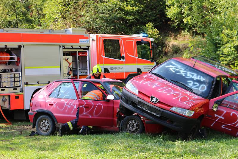 Oslavy 150. výročí založení Sboru dobrovolných hasičů Loket v amfiteátru pod hradem.