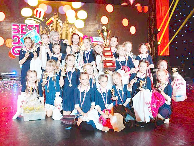 Po získání titulu Czech Dance Masters dívky ovládly i soutěž Taneční skupina roku.