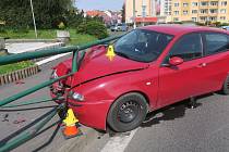 Řidiče, který ujížděl v pondělí 8. května z Německa do České republiky, zastavili až pomocí ochranného rámu na svém vozidle policisté ze Sokolova.
