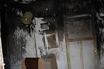 Shořelo všechno za domem, střecha, všechny místnosti v domě kromě kuchyně. A co nezničil oheň, poškodila voda.