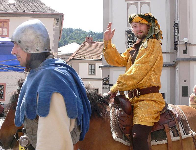 Středověké slavnosti na hradě Loket.