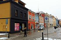 Lidé v Sokolově řeší barvu Krejcarové lávky i domů na náměstí