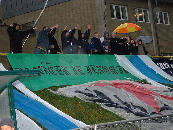 Krajský Fincentrum přebor: Baník Sokolov B - FK Union Cheb (v červeném)