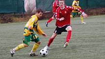 Krajský Fincentrum přebor: Baník Sokolov B - FK Union Cheb (v červeném)