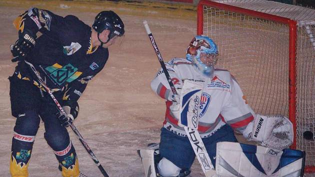 Zdeněk Sopr v šanci před brankou Klatov.