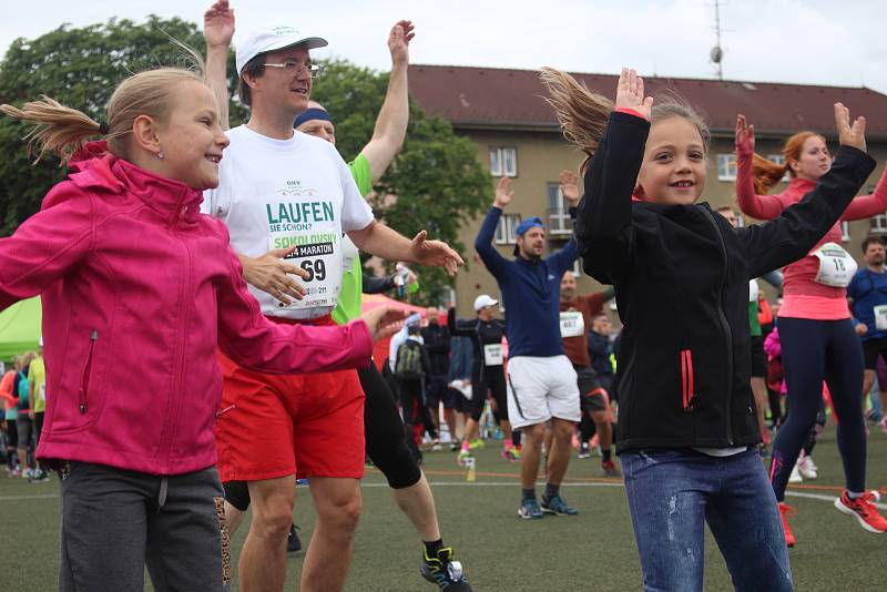 Sokolovský čtvrtmaraton, Barevný běh, Den s Policií ČR, Stezka skřítka Sokolníčka, koncerty nebo ohňostroje, to všechno byla letošní akce Hurá, prázdniny.