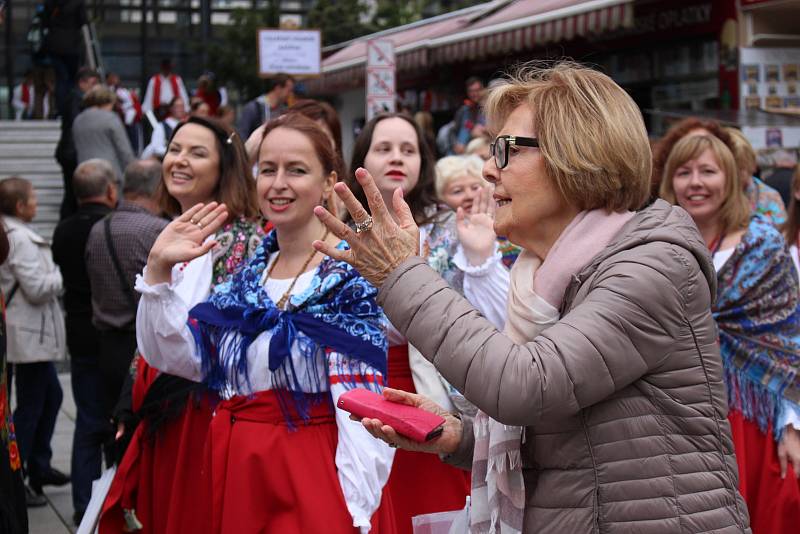 Soubory se představily v rámci mezinárodního folklorního festivalu.