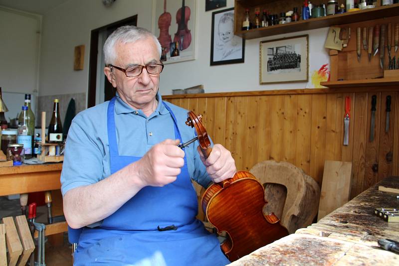 Jan Pötzl je otec Davida Pötzla, také on převzal řemeslo po svém otci