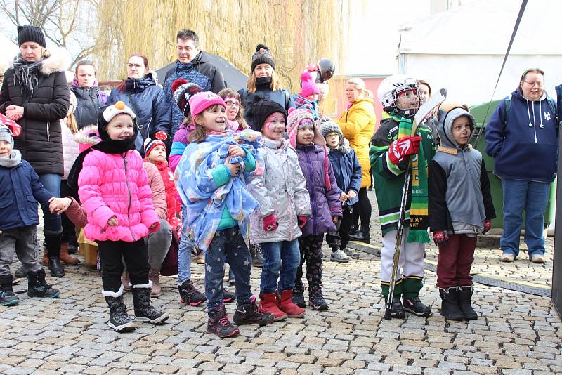 Staroměstský masopust v Chodově si lidé užili.