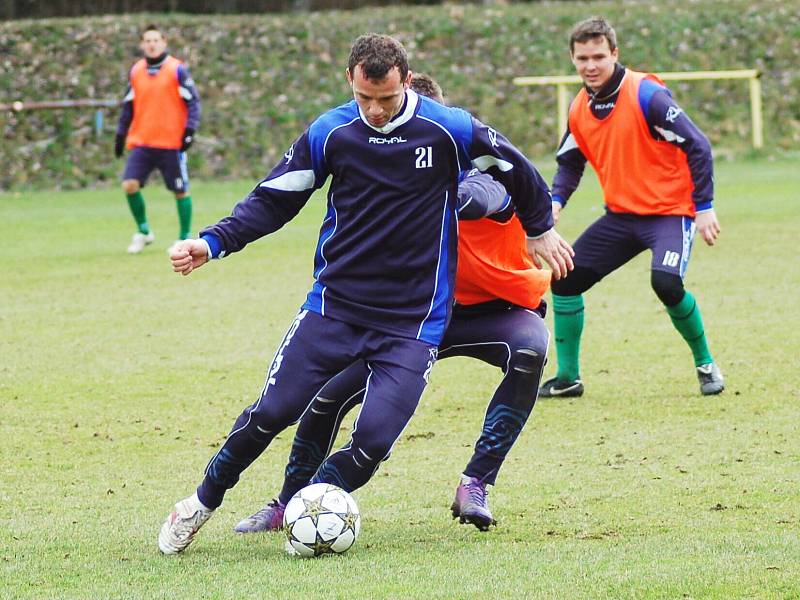 Trénink sokolovských fotbalistů před hornickým derby