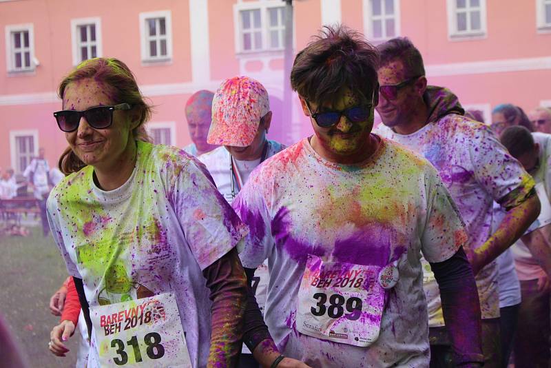 Sokolovský čtvrtmaraton, Barevný běh, Den s Policií ČR, Stezka skřítka Sokolníčka, koncerty nebo ohňostroje, to všechno byla letošní akce Hurá, prázdniny.