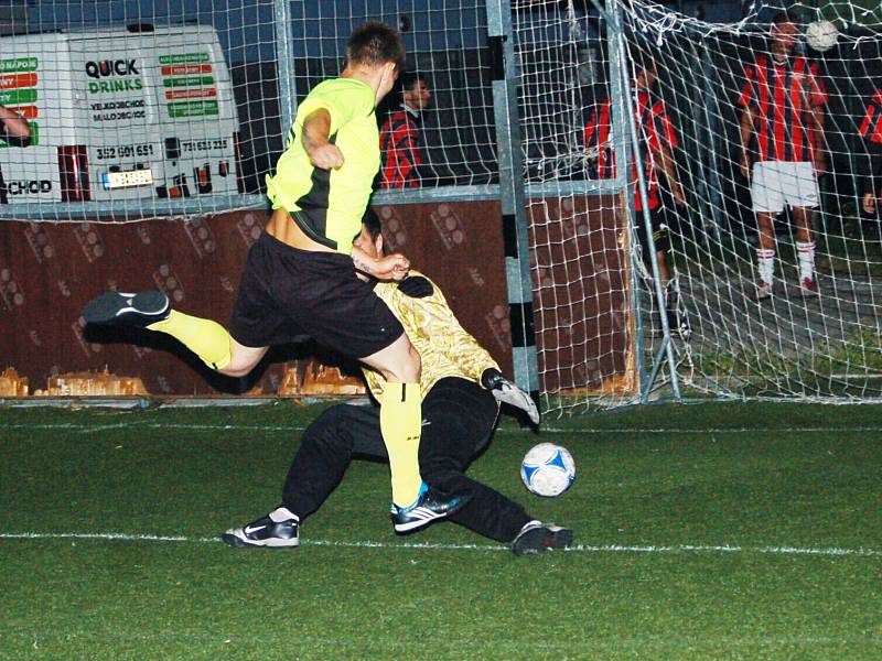 Noční futsalový turnaj v Sokolově