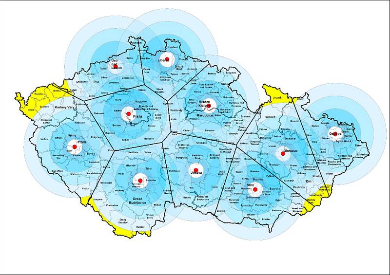 Na mapě jsou znázorněny kružnice doletu jednotlivých leteckých záchranných služeb do 20 min. modrou barvou. Žluté území je pak nepokryto.