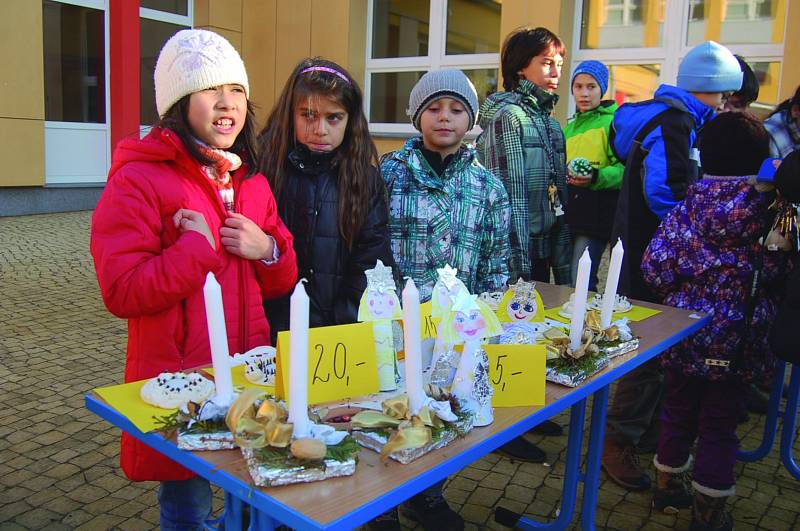 Vánoční školní trhy v Kraslicích.