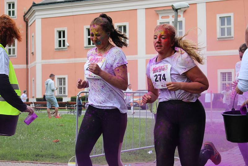 Sokolovský čtvrtmaraton, Barevný běh, Den s Policií ČR, Stezka skřítka Sokolníčka, koncerty nebo ohňostroje, to všechno byla letošní akce Hurá, prázdniny.