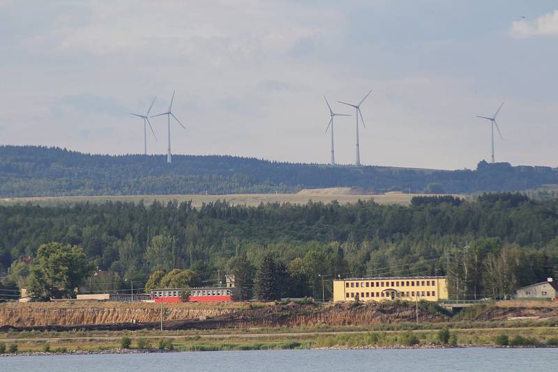 Potápěč odhaluje tajemství ukrytá pod hladinou Medardu