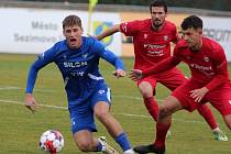 Pavel Svatek (vlevo) v utkání s Chrudimí, v němž Táborsko doma remizovalo 0:0.