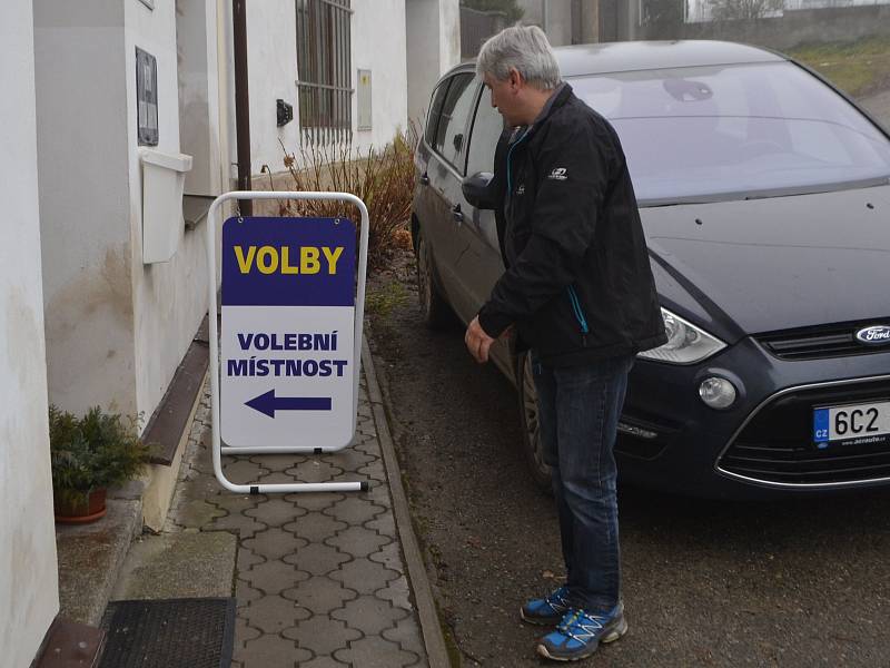 Volby v Šebířově.