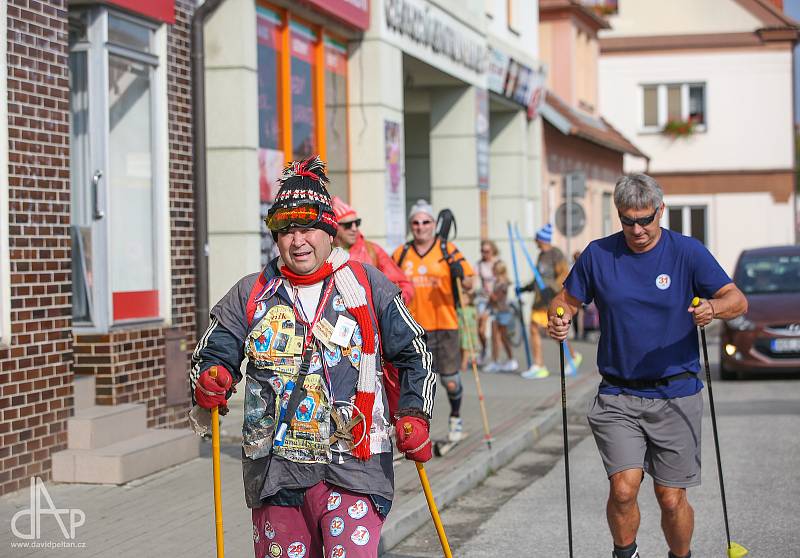 Pět členů horské služby Planá nad Lužnicí opět vyrazilo do ulic na běžkách v rámci 32. ročníku recesistické a sportovní akce HS Open.