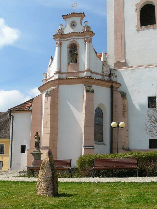 V Bechyni uvidíte keramické plastiky studentů keramického oboru SUPŠ Bechyně. Druhý ročník trvá do 30. září.