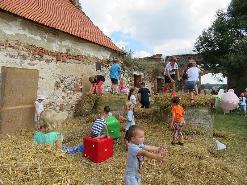 V sobotu 4. září Barokní dvůr pořádal již posedmé dožínkové slavnosti. V pestrém programu si vybrali děti i dospělí.