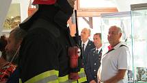 Výstava V kouři a plamenech v Galerii 140 představuje snímky profesionálního hasiče a vyšetřovatele požárů Martina Petráka, prezentuje veřejnosti i současné a historické vybavení a činnost hasičů z Tábora.