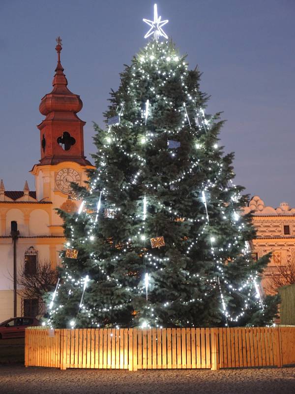 8. Vánoční strom ve Veselí nad Lužnicí.