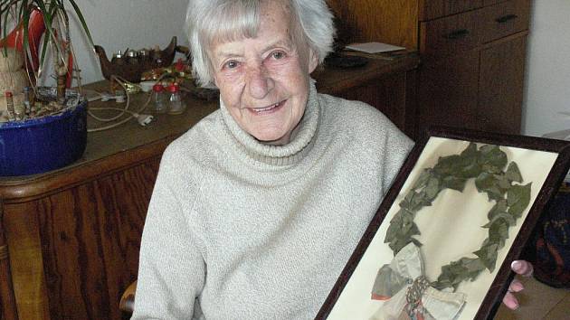 Čtyřiaosmdesátiletá sokolka má dodnes uchovaný vavřínový věnec, který její dědeček získal na všesokolském sletu.