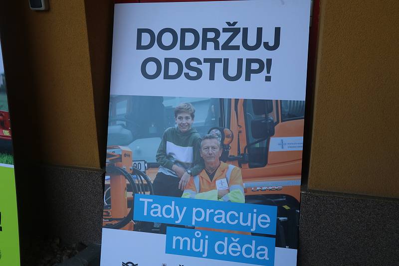 Společná preventivní akce Ředitelství silnic a dálnic (ŘSD), Besip a dopravní policie se uskutečnila na dálnici v Chotovinách.