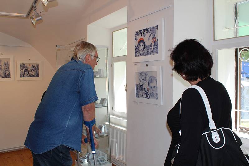 V Bechyni se v sobotu konala vernisáž výstavy Heleny Schmaus Shoonerové.