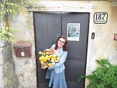 Již třetím rokem Iveta Barešová (27) nabízí sezonní květiny z vlastní farmy. Svazenka se nachází nedaleko táborského centra přímo Pod Parkány.
