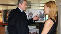 Své fotografie v Táboře vystavují autoři snímků z vojenských misí. Výstavu zahájil ministr Martin Stropnický.