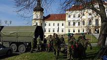 Výstavba nafukovacích stanů o Vojenské nemocnice v Olomouci 153. ženijním praporem.