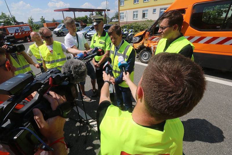 Společná preventivní akce Ředitelství silnic a dálnic (ŘSD), Besip a dopravní policie se uskutečnila na dálnici v Chotovinách.