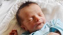 Šimon Kurka z Doubí. Narodil se 22. dubna ve 22.45 hodin. Vážil 2620 gramů, měřil 46 cm a je druhým dítětem v rodině. Doma už má sestřičku Štěpánku, které je dva a půl roku. 