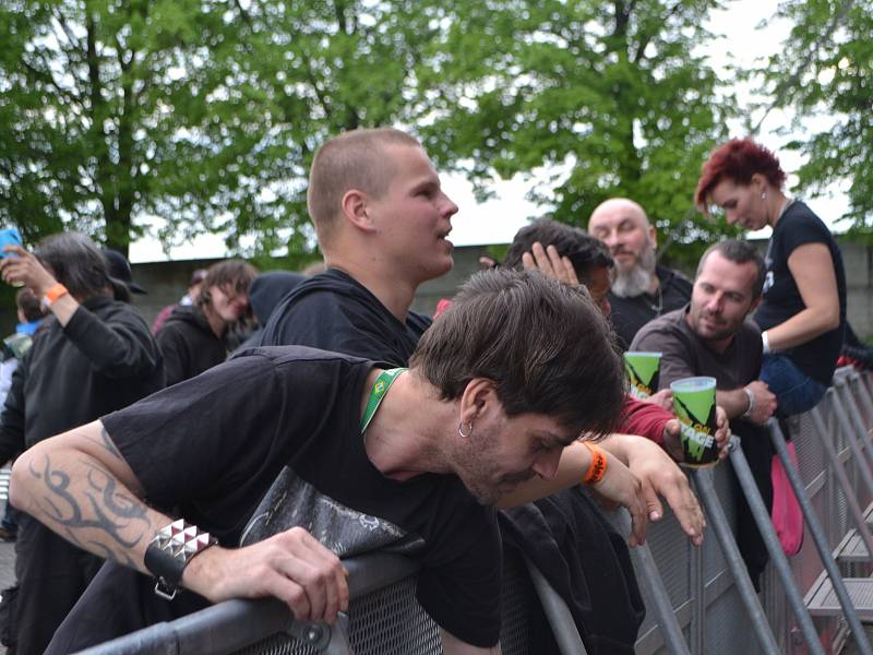 Soběslavské letiště přivítalo fanoušky metalu.